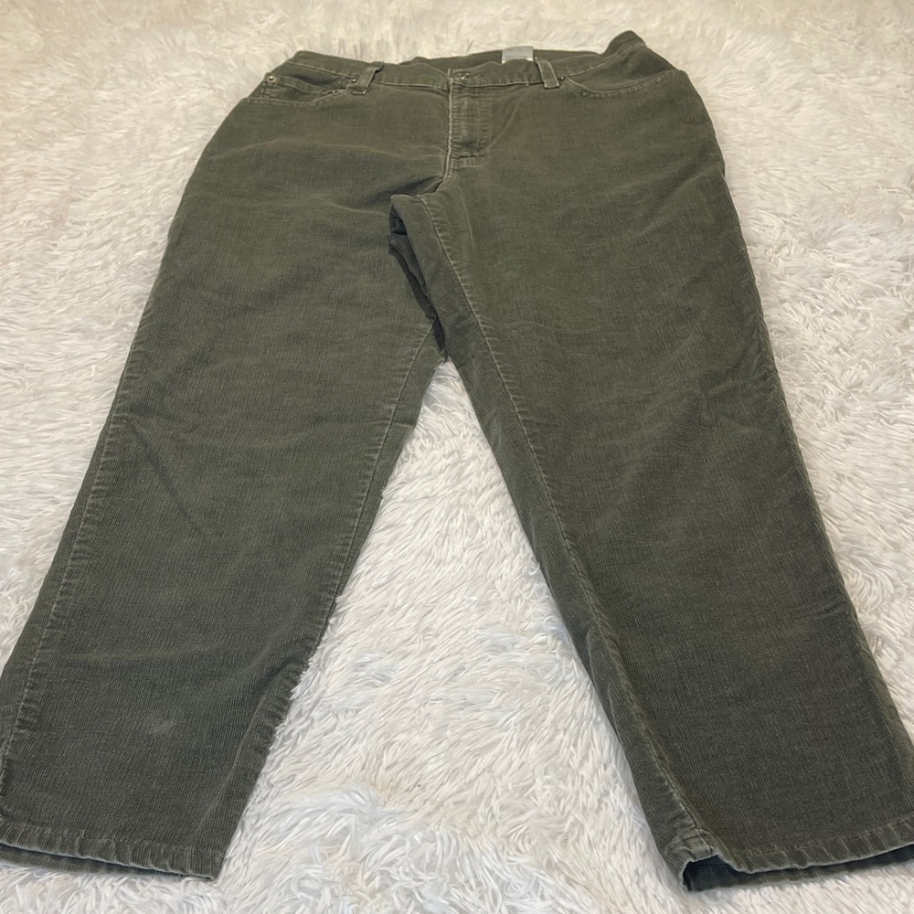 LEVI 550  WOMENS  Olive GREEN Corduroy Pants SIZE 10 MISSES TAPERED LEGS